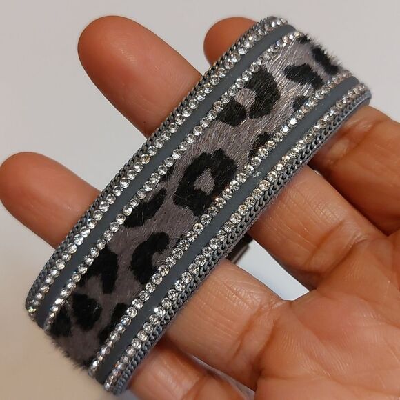 Animal Print Faux Fur Bracelet with Magnetic Clasp - Picture 2 of 4